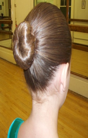 how-to-make-a-ballet-bun-6